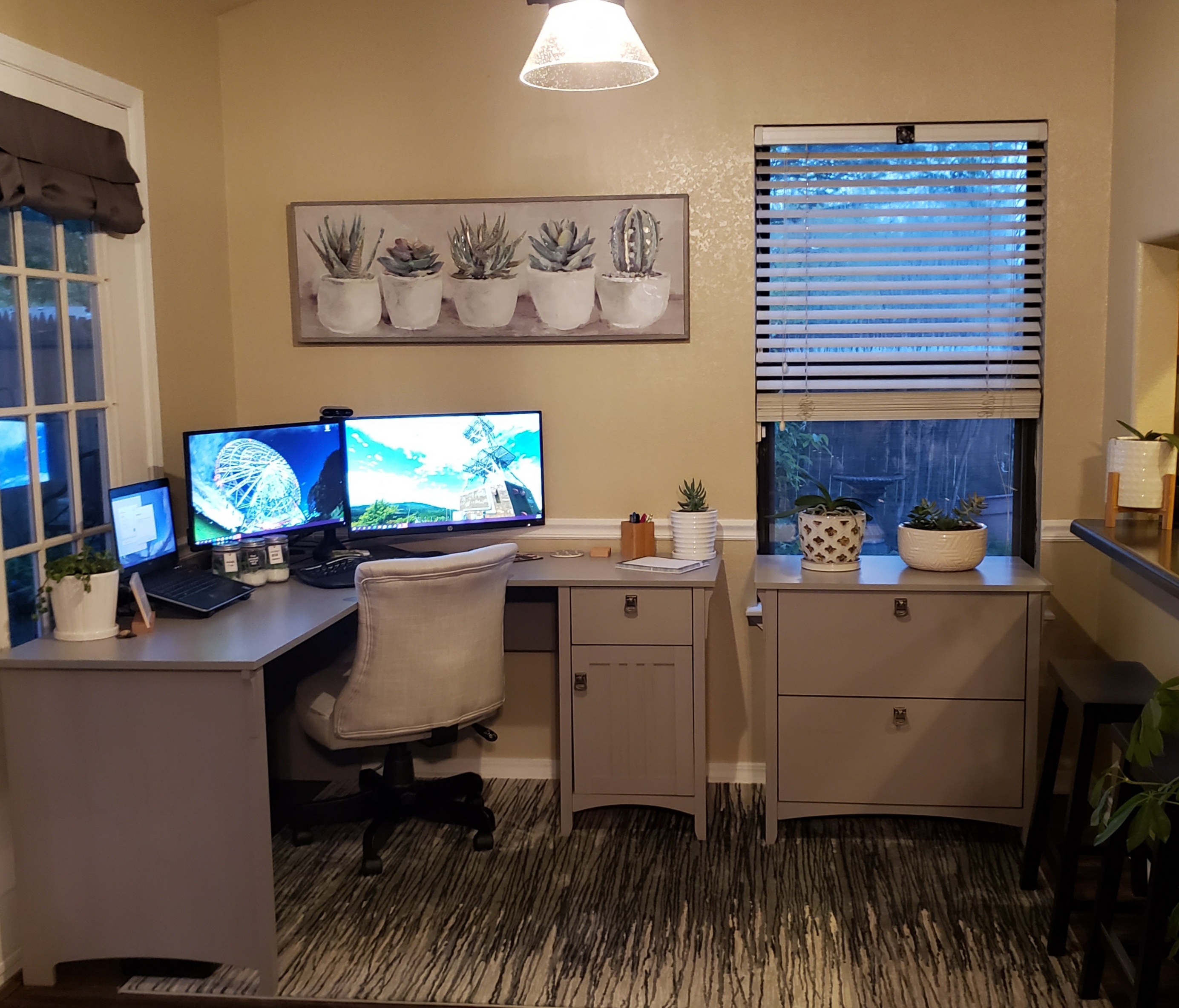 【Furniture】Bush Furniture Salinas 60W L Shaped Desk with Mid Back Tufted Office Chair in Antique White