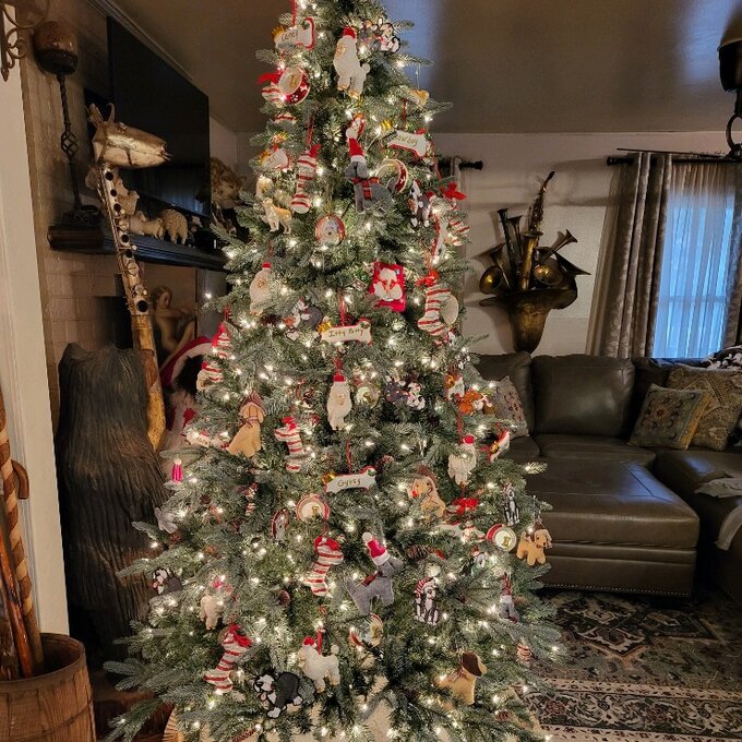 【Décor】Frosted Arctic 90'' Lighted Artificial Spruce Christmas Tree